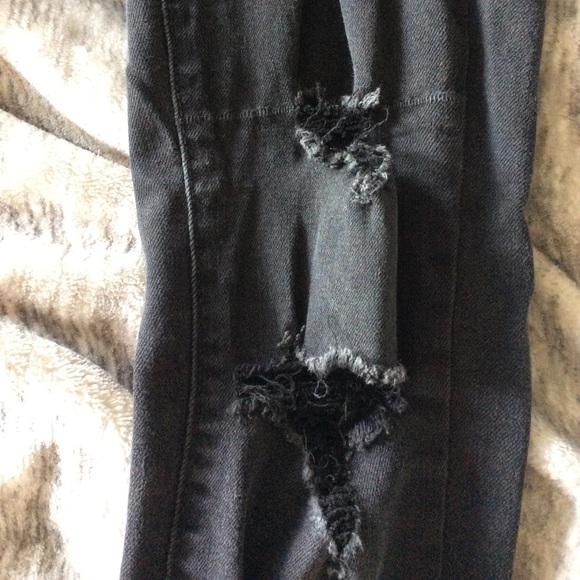 old navy mid-rise ripped skinny jean - Picture 2 of 5